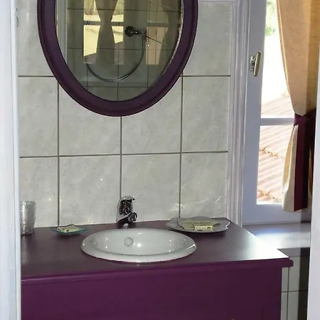 Bed & Breakfast Maison D'hotes La Tuilerie 3*